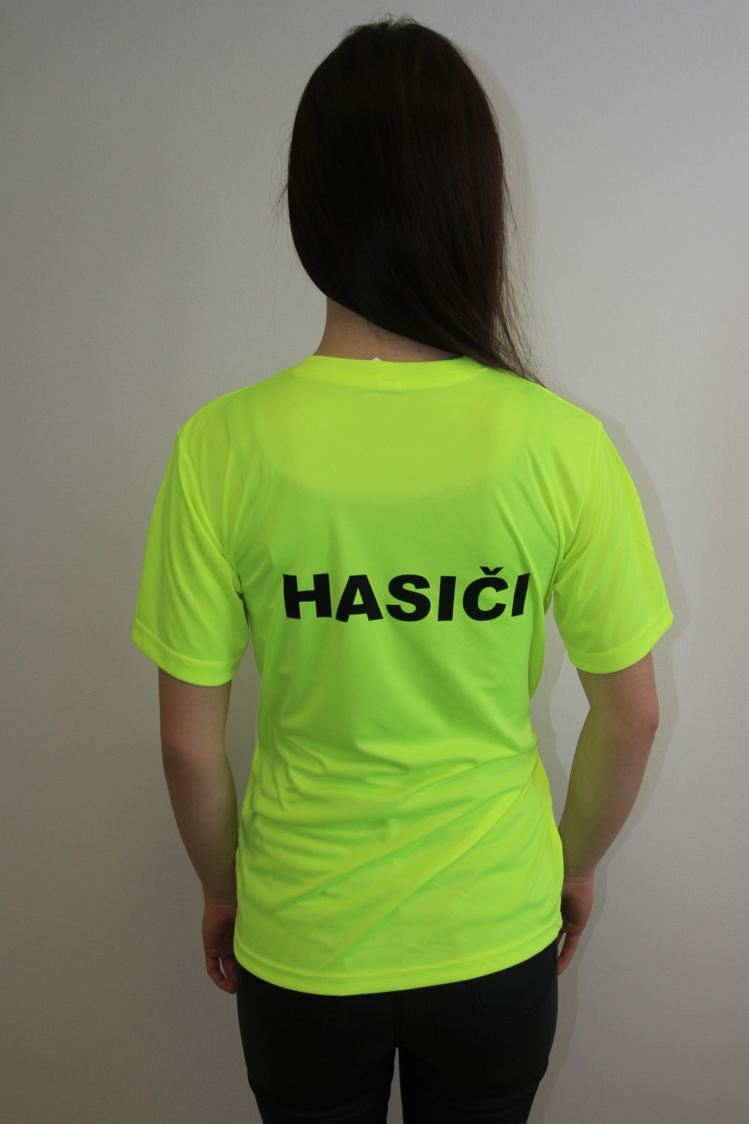 Neónový dres s čiernou potlačou 