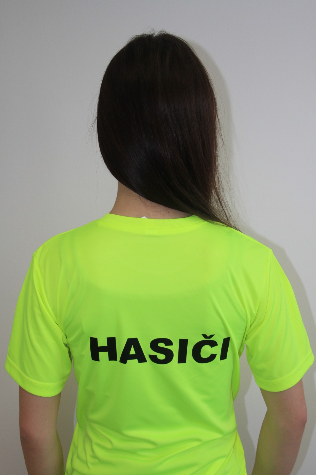 Neónový dres s čiernou potlačou 