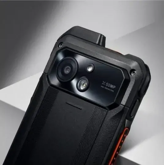 PoC vysielačka Hytera PNC460